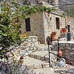 Calliope Stone House Emborios