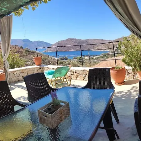 Nyaraló Calliope Stone House *